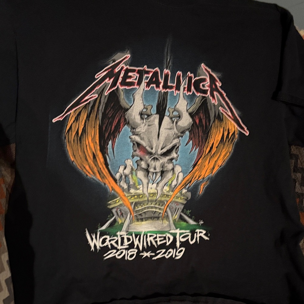 Metallic concert Black Graphic Tee - Short Sleeve